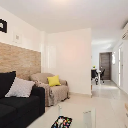 21 Holiday home