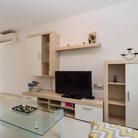 21 Holiday home *