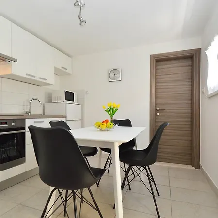 21 Holiday home *